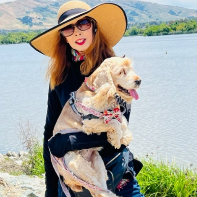 Image of Kelly with her dog